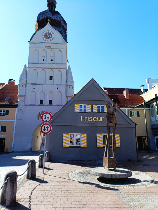 Historisches Gebäude in Erding, 1977 als erstes Objekt in Bayern mit der HW-Edelstahlsperre gegen aufsteigende Feuchtigkeit ausgestattet – bis heute dauerhaft trocken.