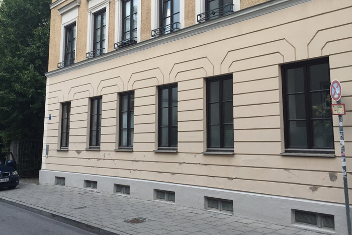 Horizontalsperre in der Schwanthalerstraße in München